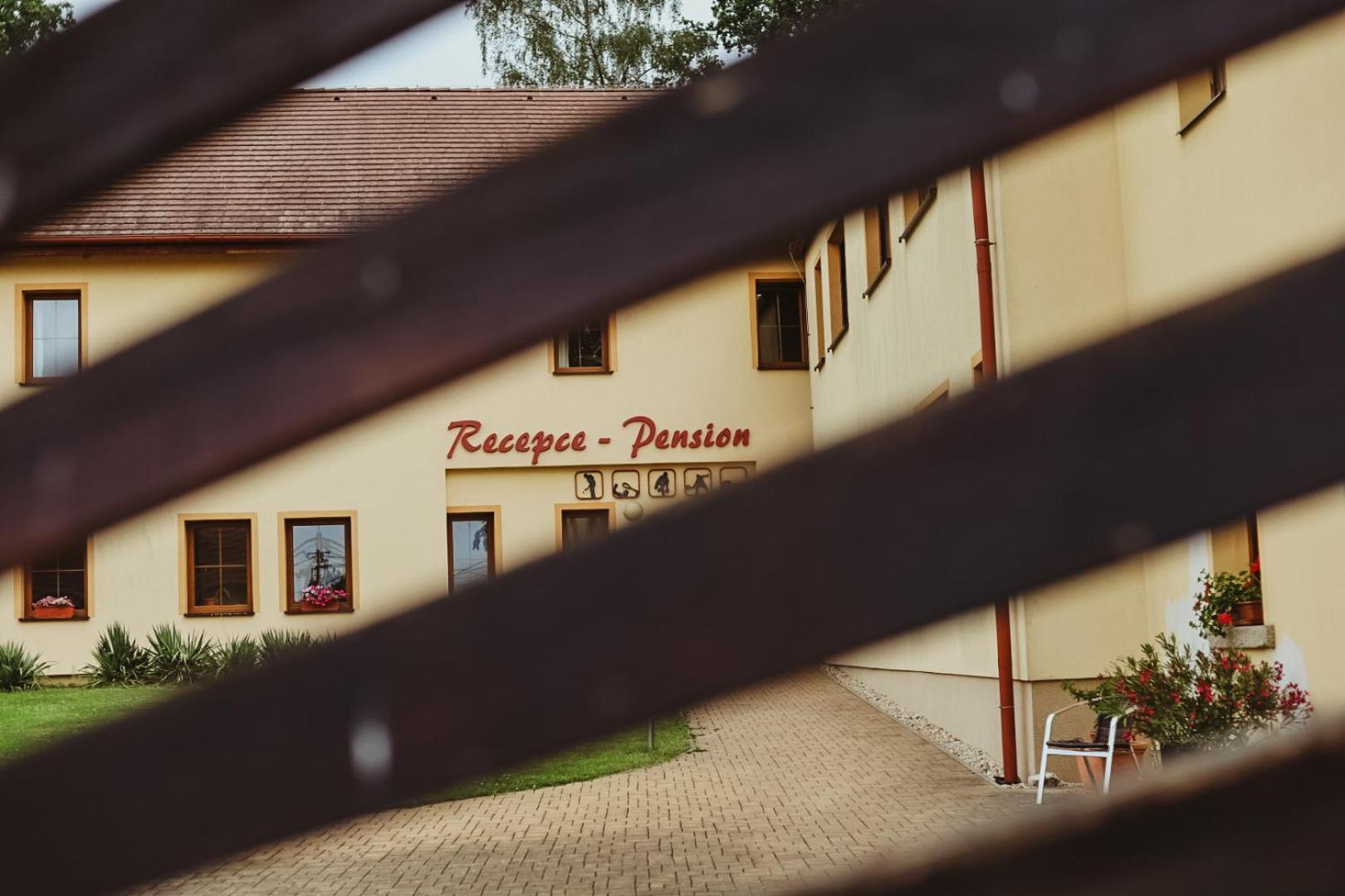 Hotel Sport - Relax Buky à Františkovy Lázně Extérieur photo