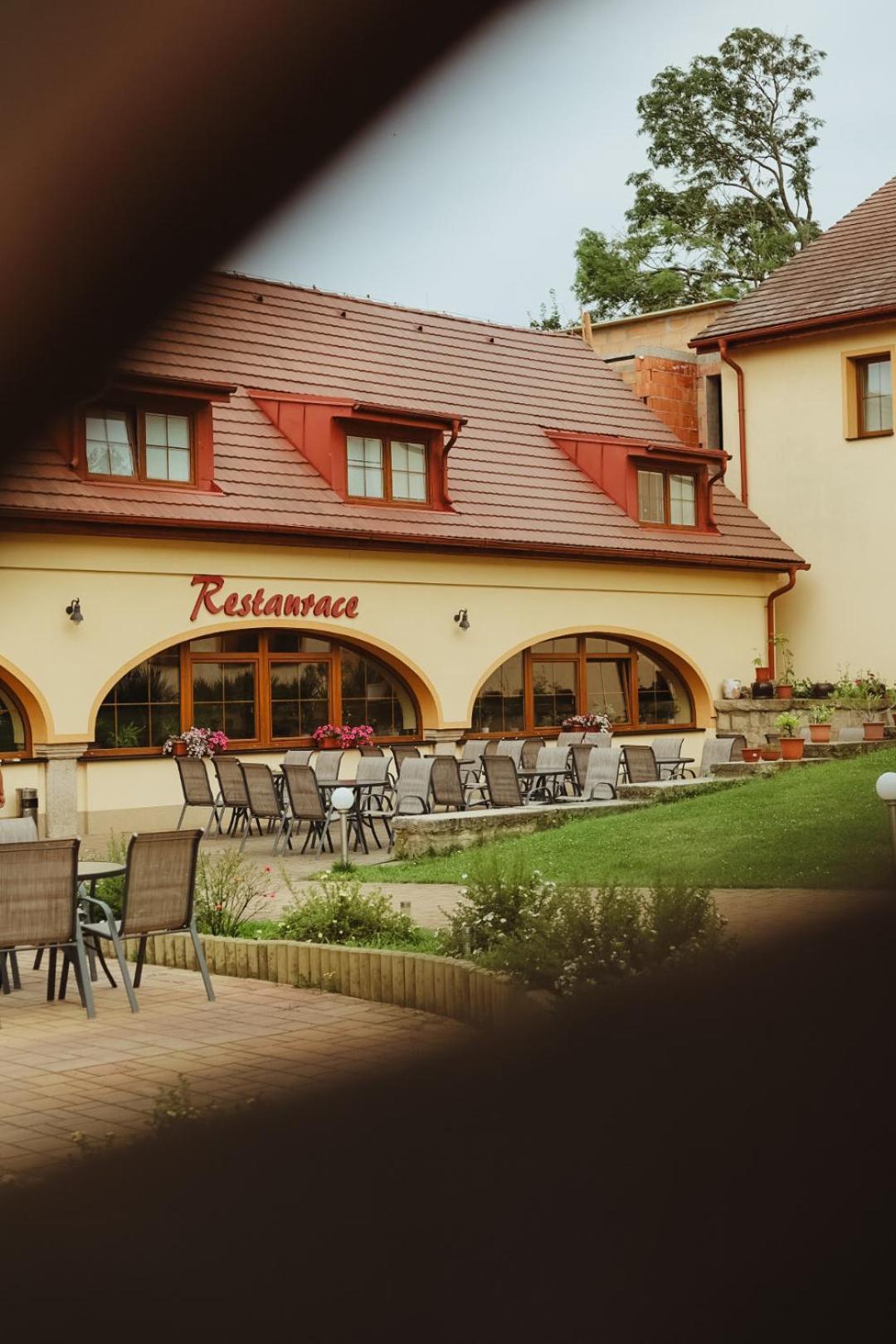 Hotel Sport - Relax Buky à Františkovy Lázně Extérieur photo